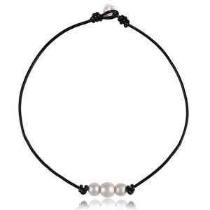 “VSCO” PEARL NECKLACE (3 PEARLS)